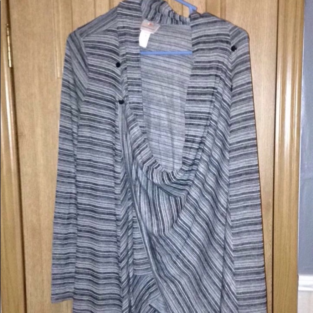 Maternity Clothes - Picture 2 of 3